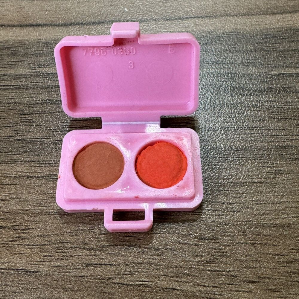 Barbie Make Up Compact With Make Up Sweet Sixteen Doll 1973 Pink Case #7796